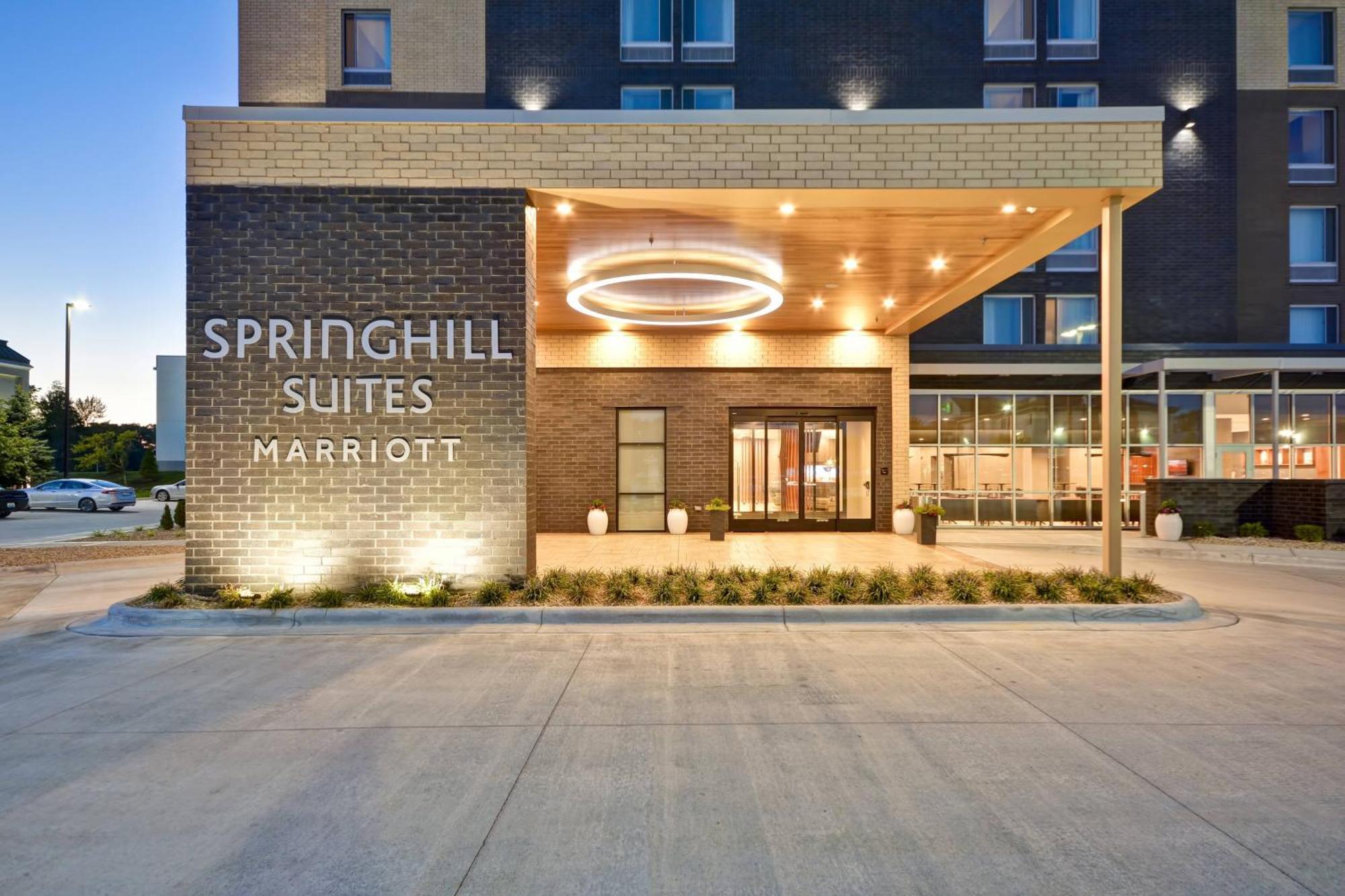 Springhill Suites By Marriott Cincinnati Blue Ash Bagian luar foto