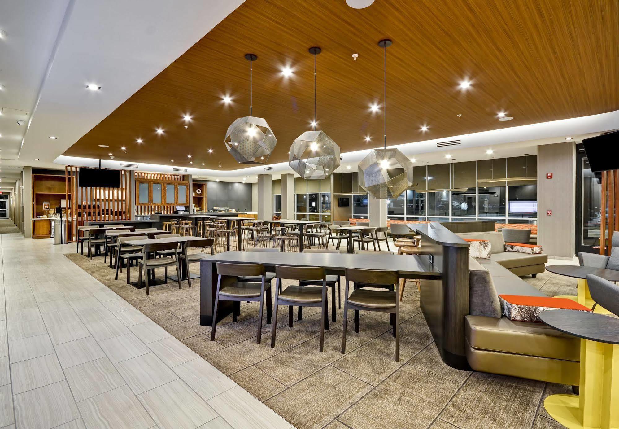 Springhill Suites By Marriott Cincinnati Blue Ash Bagian luar foto
